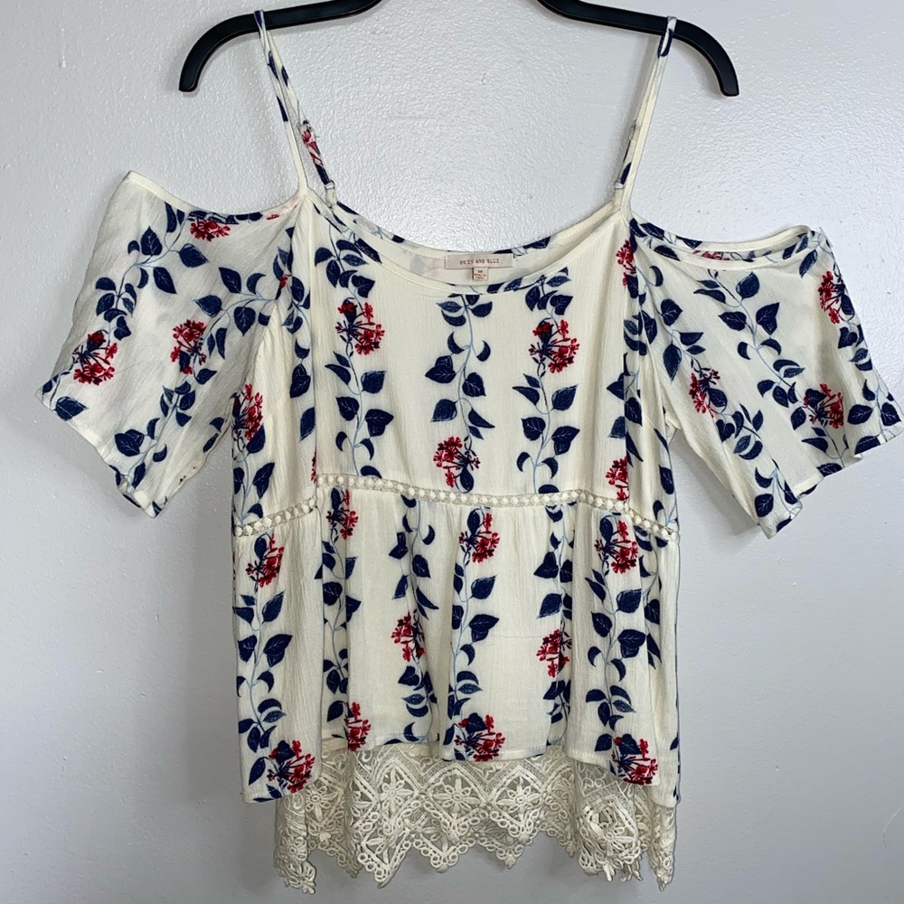 Skies Are Blue Langlock Cold Shoulder Top